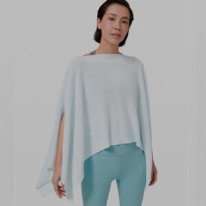 NWOT Lululemon Forward Flow Poncho Cashmere Blend Cozy Travel Cape Wrap Blue‎ 0